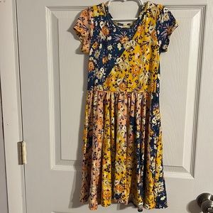 DotDot Smile Cap Sleeve Dress Size 7. PERFECT for the fall season